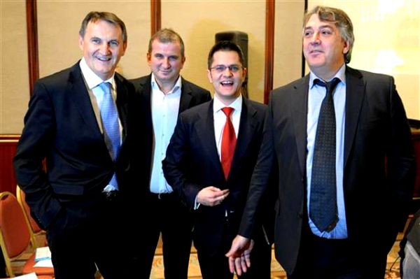 Živojinović, nekada najbolji teniser Jugoslavije, svoju ostavku je obrazložio budućim obavezama u Davis cup komitetu; foto: TANJUG