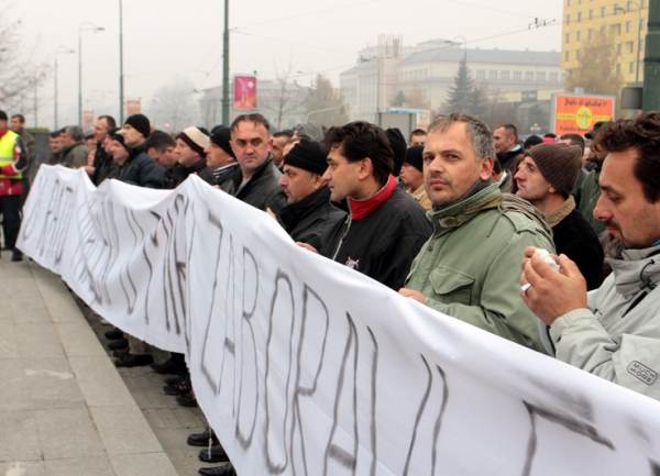 Protest boraca ispred ZZI naslovna