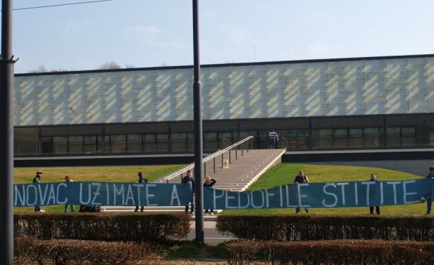 Crkva je zaštitnik pedofila i krpelj na tkivu ovoga naroda!