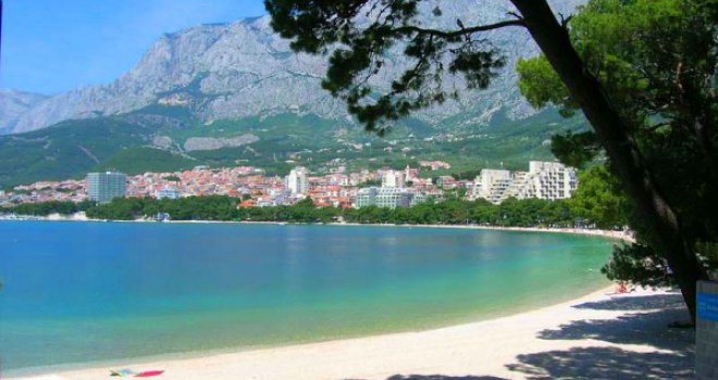 Iznajmljivači u Dalmaciji plaču za turistima iz BiH i traže da im se ukine obavezna potvrda o plaćenom smještaju