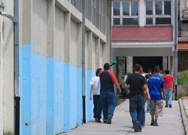 dvije škole pod jednim krovom