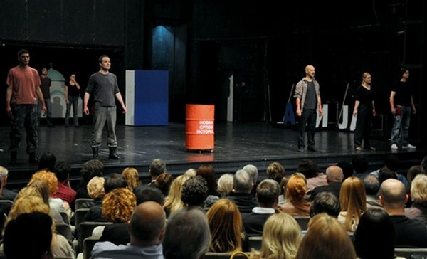otresi u srpskom teatru nakon predstave 'Zoran Đinđić'