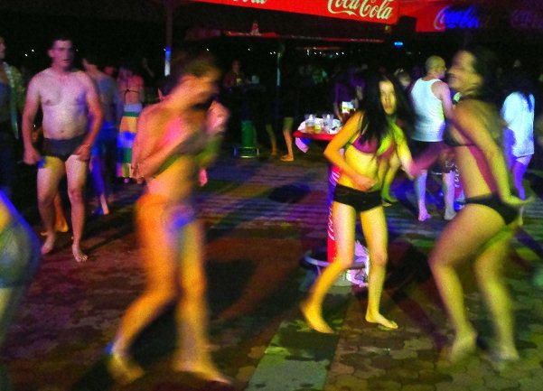 beach pool party prva noc