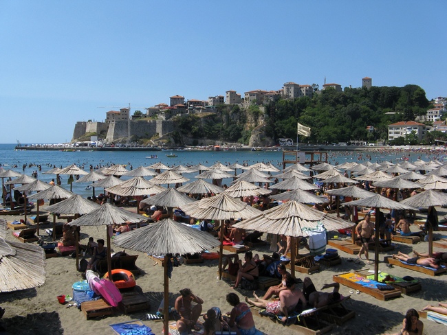 Ležaljke za plažu skuplje od kreveta u privatnim kućama