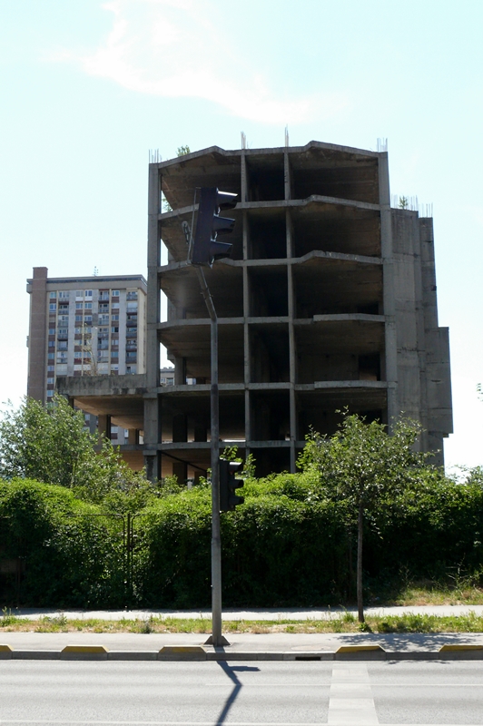nedovršeno zdanje na Pofalićima