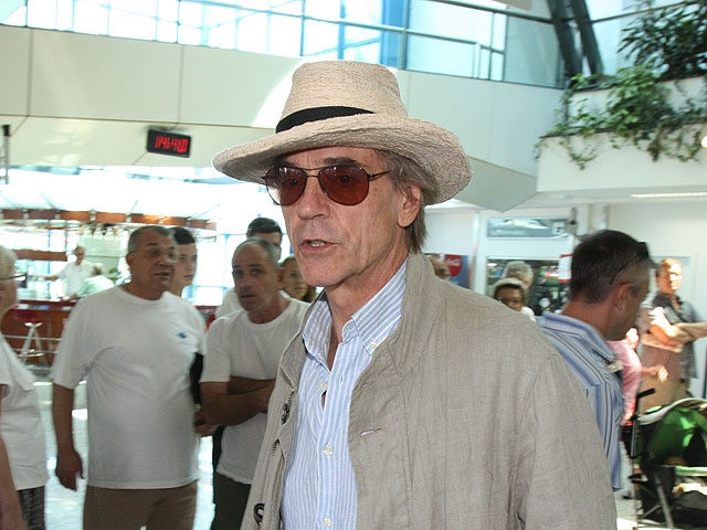  Jeremy Irons