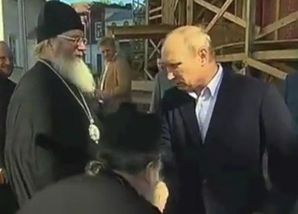 Putin i sveštenik