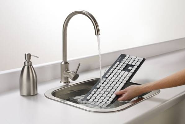 Logitech tastatura