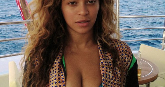 Fotografije koje će vas preneraziti: Ovako Beyonce izgleda bez Photoshopa