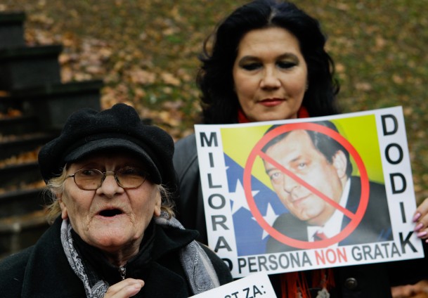 Protest zbog krsta na Zlatištu