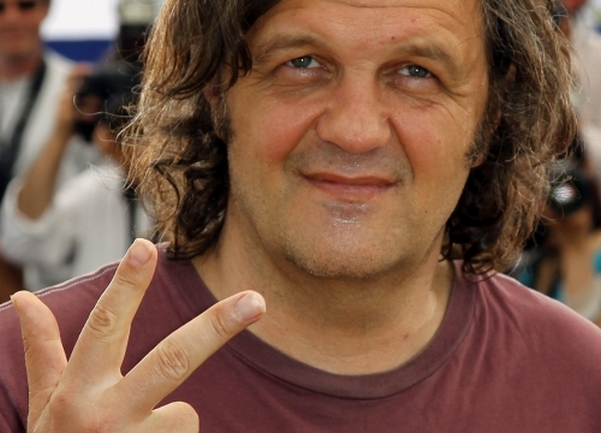 Emir Kusturica tri prsta