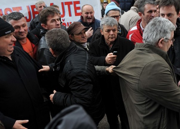 protest poljoprivrednika - incident u sarajevu