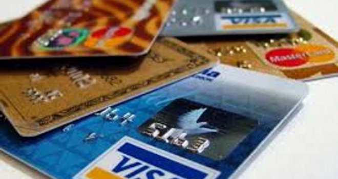 Važno upozorenje policije:  Građani sve češće na meti internet prevara, pazite svoje bankovne kartice