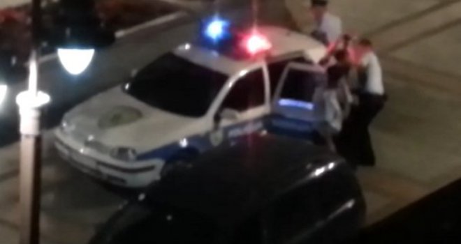 Uhapšene četiri osobe zbog krađe skupocjenih automobila