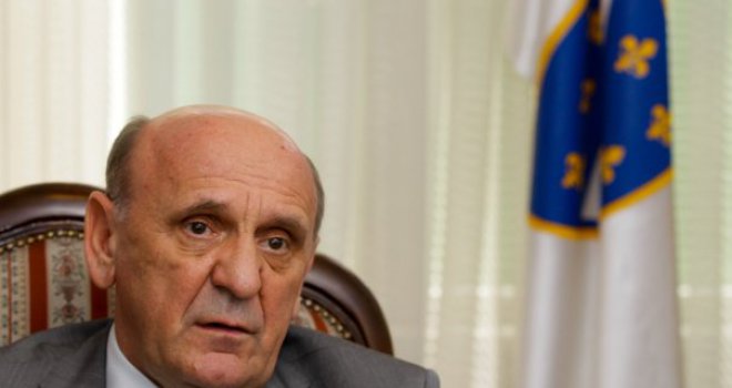 Sulejman Tihić u veoma teškom stanju!