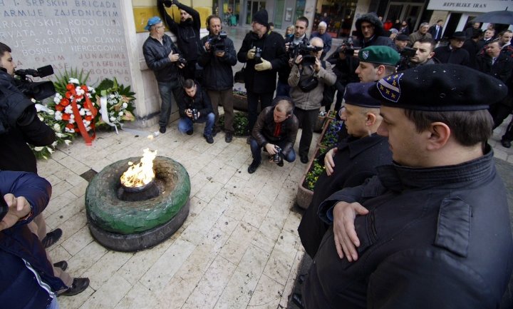 Polaganje cvijeća na Vječnoj vatri, 25. novembar/ Foto: AA