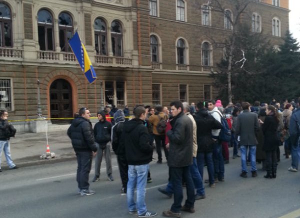 protesti ispred Predsjedništva BiH /Foto: Dnevnik.hr