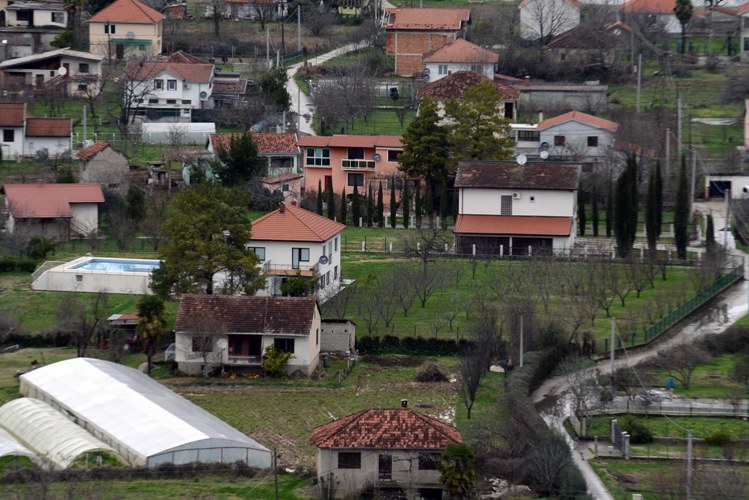 nekretnine Farisa Gavrankapetanovića