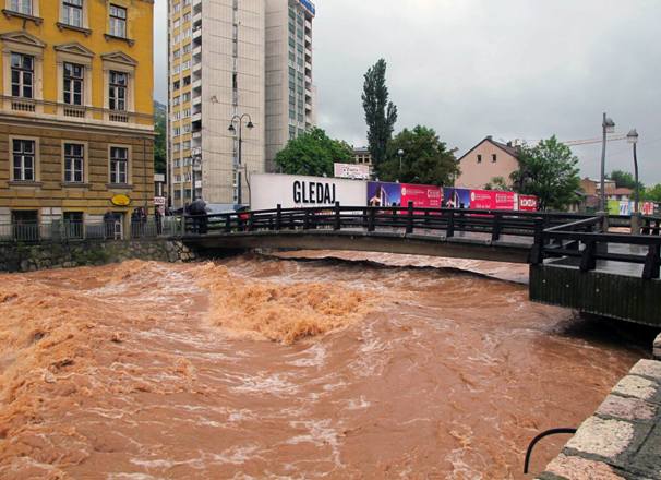 most drvenija zatvoren