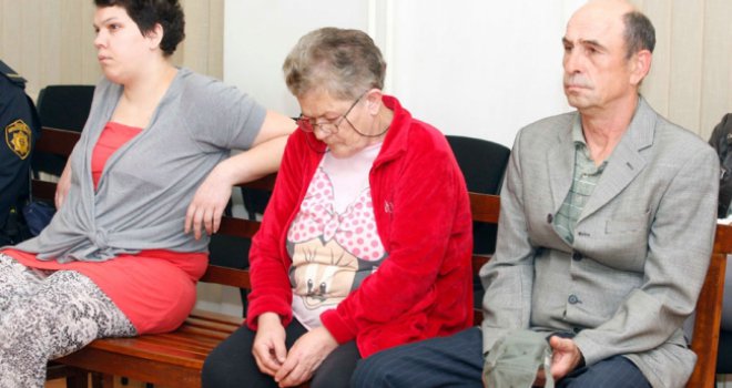 Nana Munira se pravda: Smaju sam ponekad malo pucnula prutom ili mu zaprijetila...