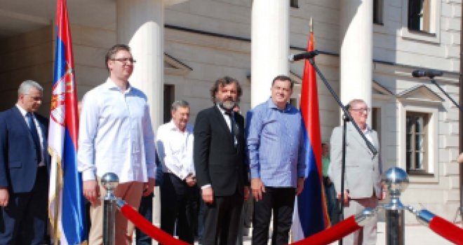 Uvijek prvi u redu za novac: Emir Kusturica sa svojim Andrićgradom ne zna 'gdje goni', evo ko ga preuzima