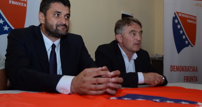 Demokratska fronta: Osuđujemo policijsko zastrašivanje Dnevnog avaza!