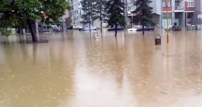 Na vanrednoj sjednici Predsjedništvo BiH donijelo Odluku o angažiranju Oružanih snaga BiH