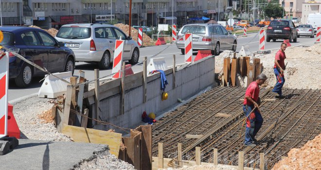 Polovinom oktobra završavaju se tri rampe, radove otežavaju kiša i neriješeni imovinskopravni odnosi