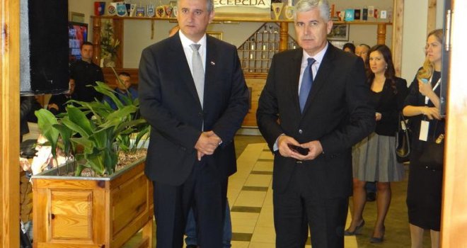 DF nakon usvojene deklaracije: Stavovi Karamarka i HNS-a su ratnohuškački!