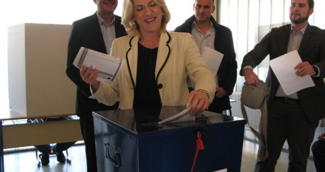 Velika očekivanja: Glasali Željka Cvijanović, Hadžiomerović, Suljagić, Radončić, Izetbegović, Cerić, Čović, Raguž...