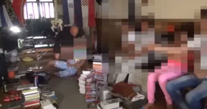 Pred roditeljima zlostavlja i udara dječaka: 'Ajde mali, pokaži je l' imaš penis! Ako ne gledaš kako se seksaju, nisi normalan!'