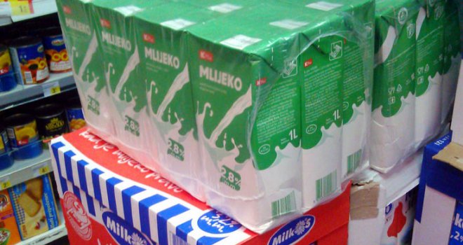 Psiho-trikovi KONZUM-a: Kako se u BiH obmanjuju kupci da ne kupe domaće mlijeko?!