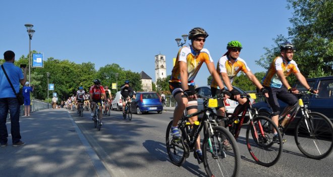 Skandal godine u Španiji: Čak 130 biciklista pobjeglo s utrke nakon što su vidjeli doping kontrolu