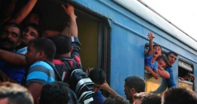 Tužne scene u Đevđeliji: Migranti se tuku za mjesto u vozu, najgore prošli oni s malom djecom