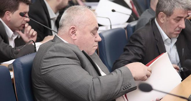 Potvrđena optužnica protiv Radeljaša, Hadžića i ostalih