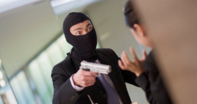 Naoružani razbojnici opljačkali poslovnicu Intesa Sanpaolo banke u Mostaru