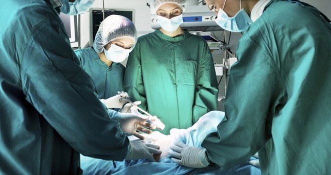 Čudo iz Ljubljane: Ljekari mladiću transplantirali Covidom uništena pluća