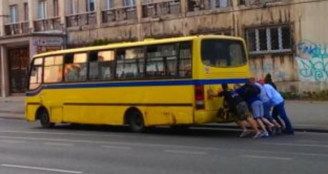 Optuženi svi čelni ljudi: Kako su ministar Fišo i upravitelj GRAS-a preko Junuzović kopexa kupovali rabljene autobuse?