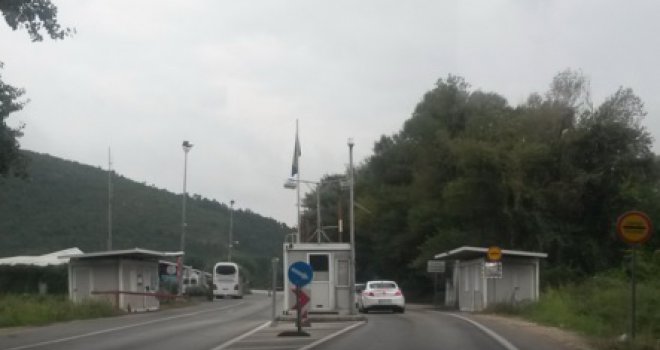 Na graničnim prelazima u BiH trenutno nema dužih zadržavanja, ali kasnije...