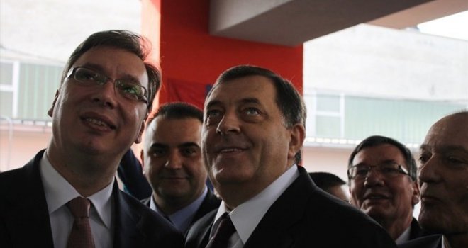 Vučić: Dodik nije samo idiot, on je i teški kriminalac; Dodik: Vučić je politički pobačaj!