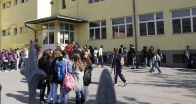 Užas u Kalesiji: Djevojčica se pokušala ubiti, drugu iz razreda dala oproštajno pismo za majku