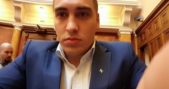Haris Zahiragić od Senata tražio da se u vrijeme džuma namaza ne zakazuju ispiti i predavanja