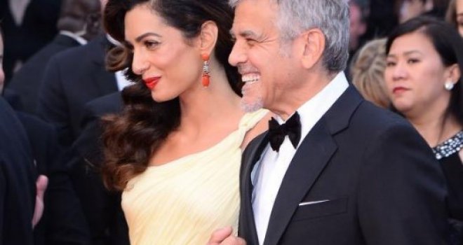 Kao grčka boginja: Prelijepa Amal Clooney u elegantnom izdanju 'oduvala' sve!