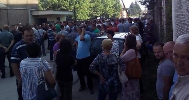 Rudari RMU Kakanj stupili u štrajk, obustavljena proizvodnja
