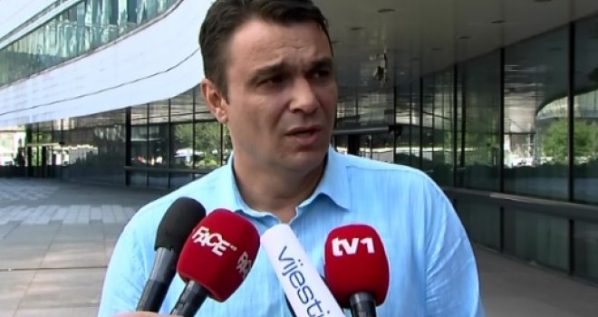 Ozvaničen 'Nezavisni blok' sa Ahmetovićem, Šepićem i Sokolovićem: Za šta će se boriti?