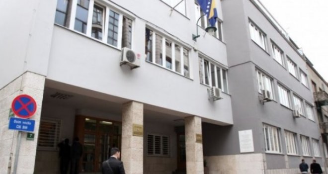 CIK izrekao novčane kazne za 12 političkih stranaka