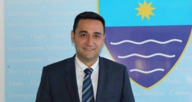 Umjesto Senada Šepića: U jeku stranačkih prepucavanja Rašid Hadžović imenovan direktorom Političke akademije SDA