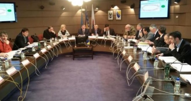Kako smo postali vazali Turaka: Grupa intelektualaca protiv oduzimanja priznanja Aliju Lacifogluu