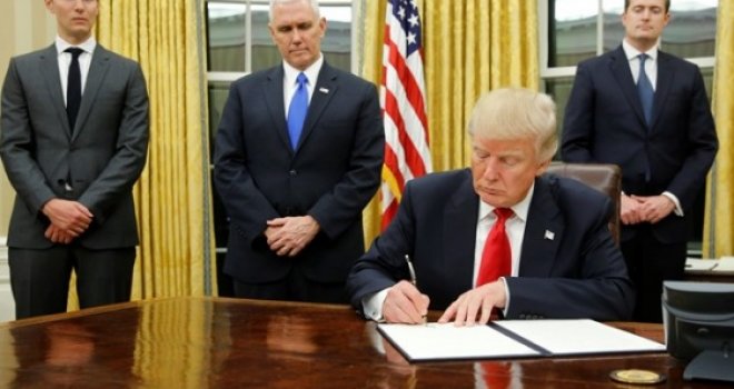 Burne reakcije na Trumpovu uredbu: Advokati podnijeli tužbu zbog zabrane ulaska muslimanima u SAD