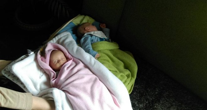 Blizanci stari tek 20 dana trebaju našu pomoć: Akcija za život Adne i Adija, potrebno im je sve...